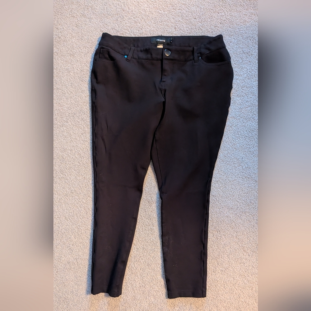 Torrid Skinny Studio Luxe Ponte Mid-Rise Button-Accent Pants